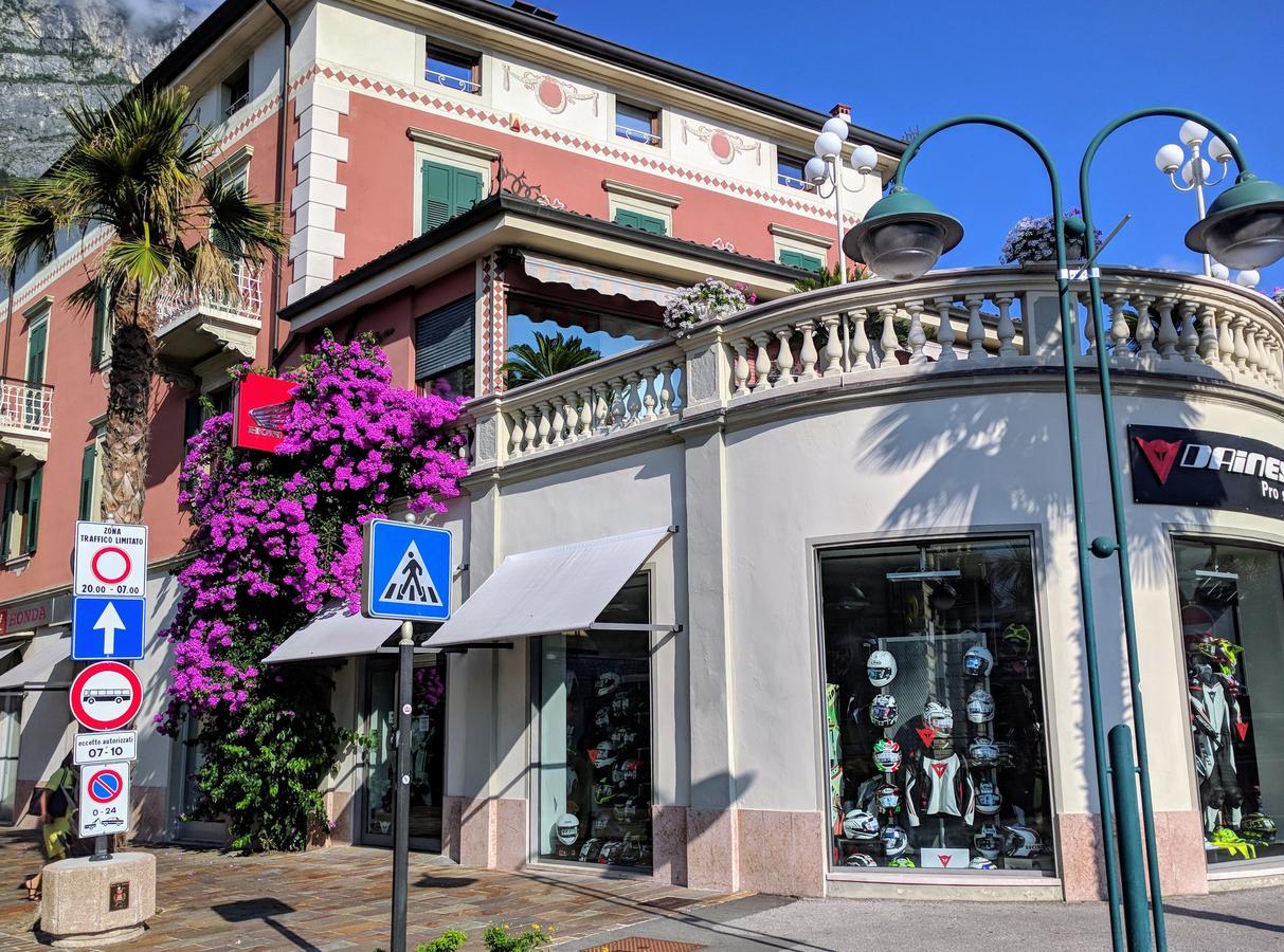 Sembenini Palace Riva del Garda Buitenkant foto